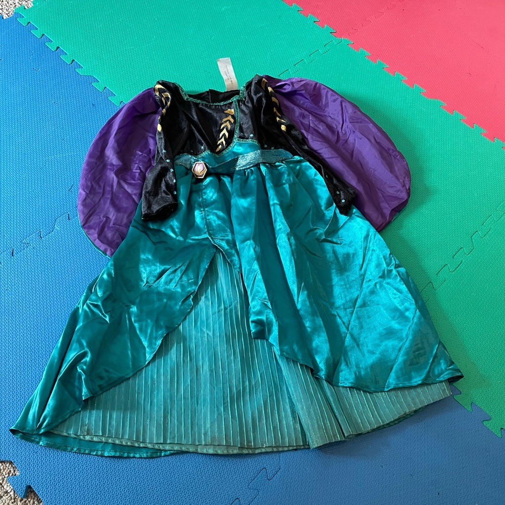 Anna’s dress from frozen 2